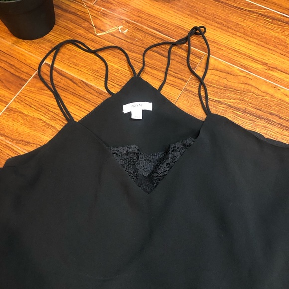 ✨2/$30✨LAYERED BLACK STRAPPY TOO WITH LACE INSERT✨ - Picture 3 of 3